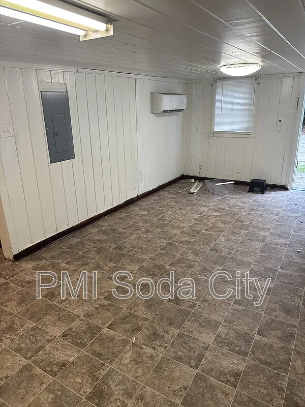 2 bed, 1.0 bath, $900 — Photo 3