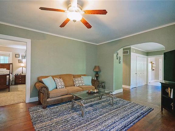 3rd image of 5520 Anderson Dr