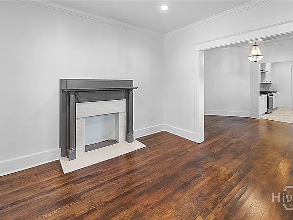 4th image of 1226 E 31st St