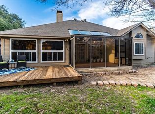 545 Newberry St, Grand Prairie, TX 75052