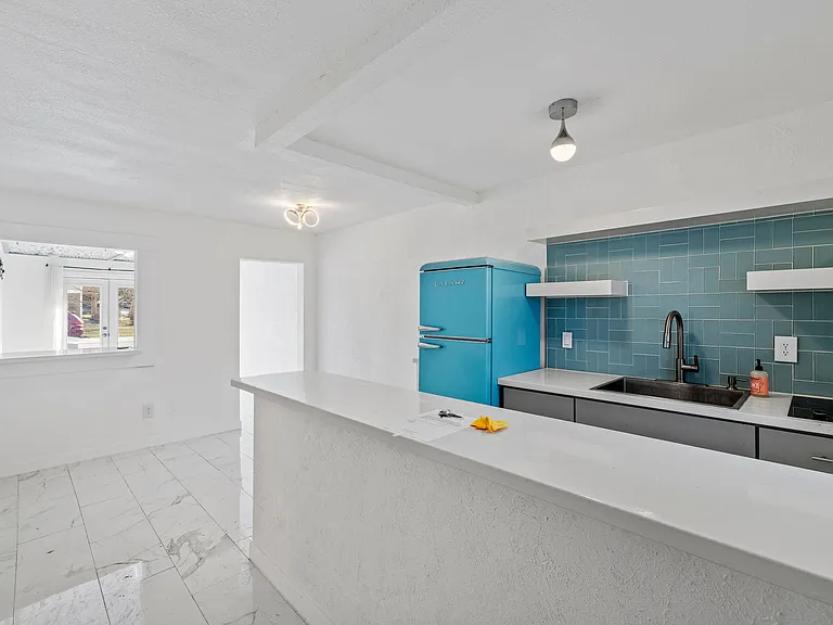 503 N 2nd St #6 — Photo 8