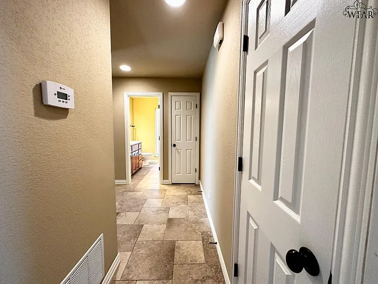 5011 Caden Ln — Photo 7