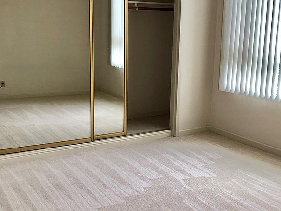 4th image of 525 N San Mateo Dr APT 201