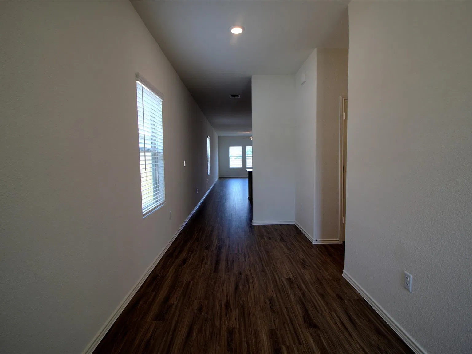 4 bed, 2.0 bath, 1627 sqft, $2,350 — Photo 3
