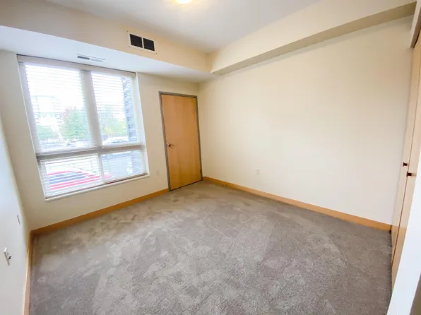 2600 University Ave SE APT 110, Minneapolis, MN 55414
