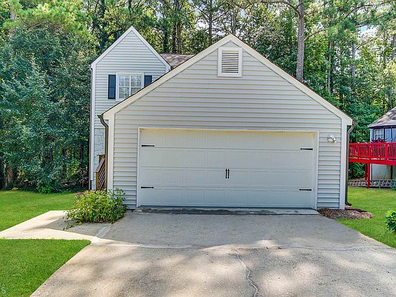 2nd image of 614 Woodcrest Manor Dr
