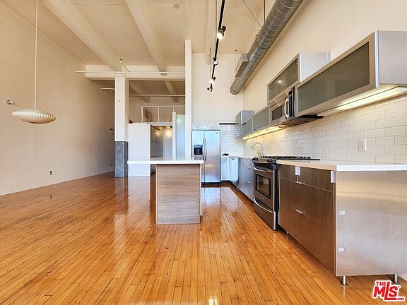 4th image of 1850 Industrial St APT 306