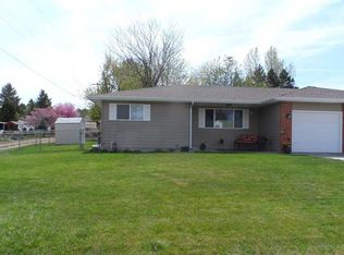 208 Hilltop Rd, Billings, MT 59105