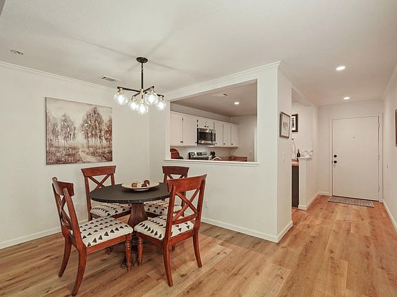 5th image of 2401 Eilers Ln Unit 102