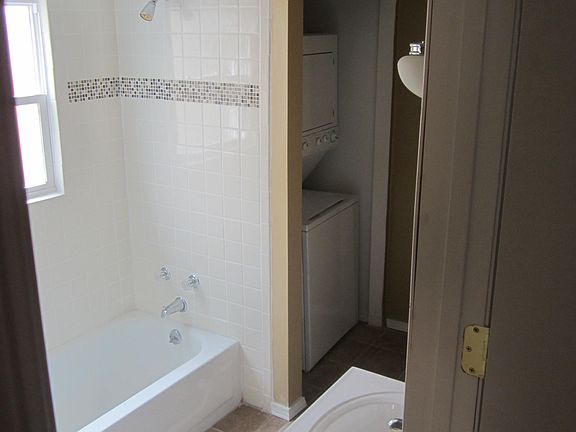 3rd image of 335 E 8th Ave #1