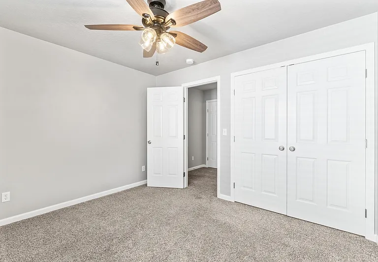 552 E Whitney Ct — Photo 30
