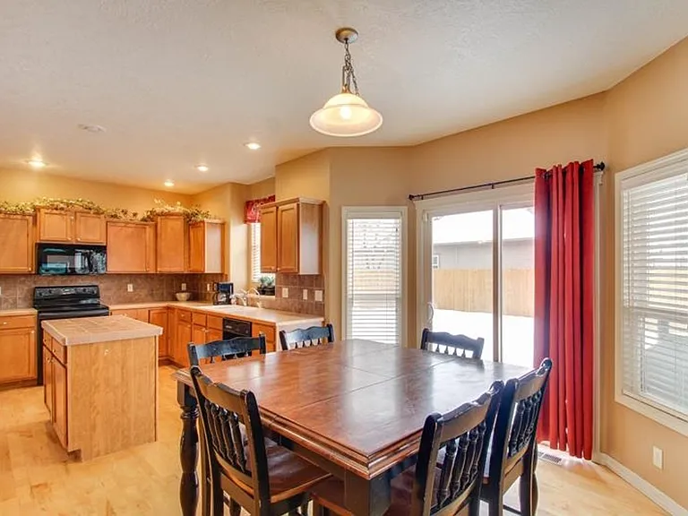 2291 E Meadow Creek Dr — Photo 4