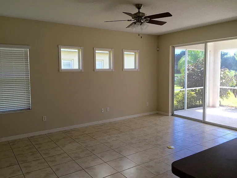 1614 White Breeze Cv — Photo 12