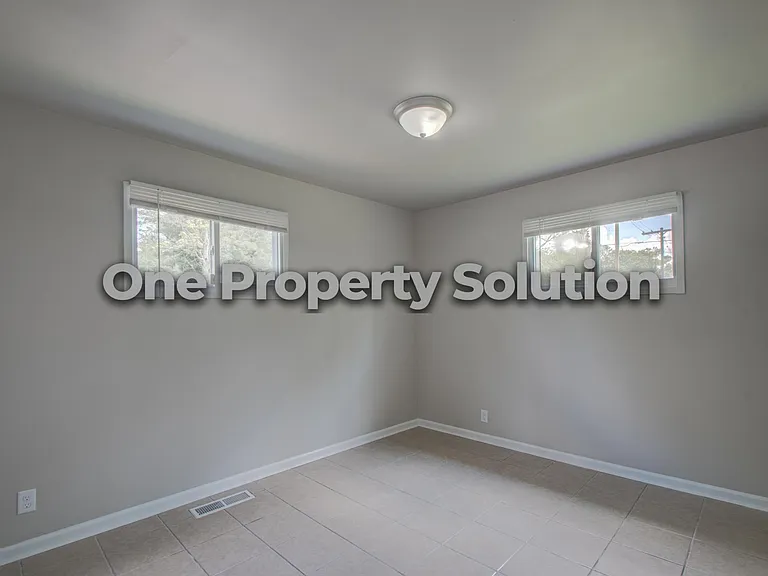 5001 Carolina St — Photo 7