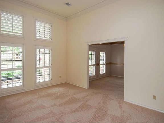 4th image of 3218 Plaza Pines Dr