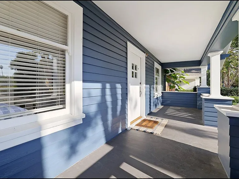 17 1/2 S Hutchins St — Photo 1