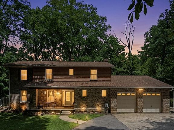 3rd image of 10 Brook Valley Ct