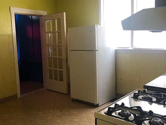 4th image of 3835 N Central Park Ave #1