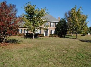 6128 Greystone Dr, Matthews, NC 28104