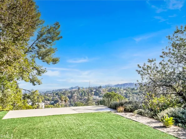 4320 Ellenita Ave, Tarzana, CA 91356
