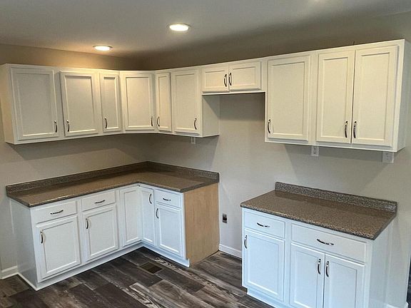 5th image of 113 Pleasant Valley Dr