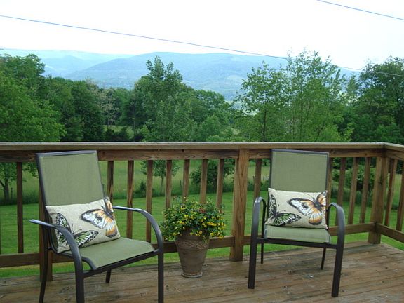 Back deck Summer 2015
						:
						Enjoy your morning coffee and watch the sunrise over mountains!