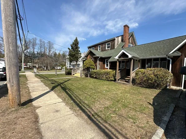 97 Pardee Avenue, Islip, NY 11751