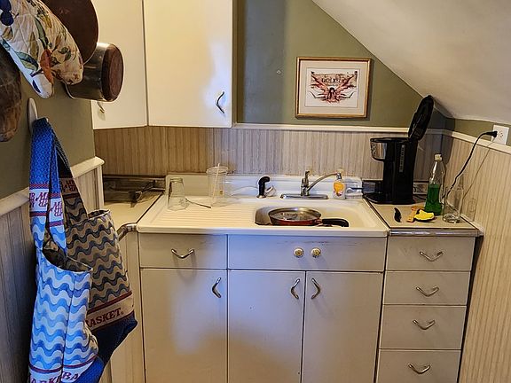 3rd image of 95 Saint Paul St #3