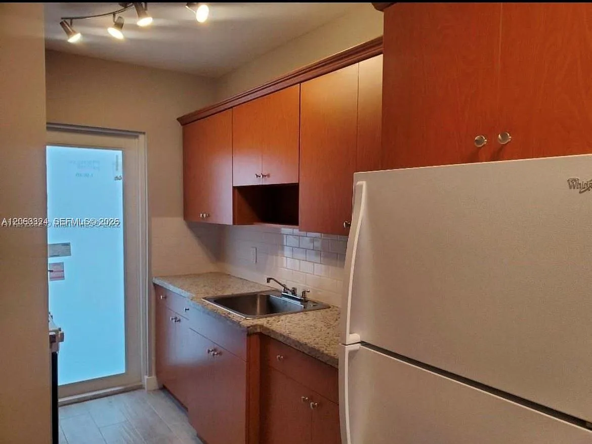 Gaye Apts Condo — Photo 3