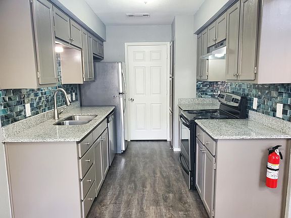 3rd image of 119 Peachtree Ct APT B