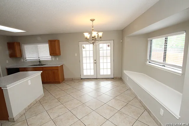 7807 Pecan Hts — Photo 8