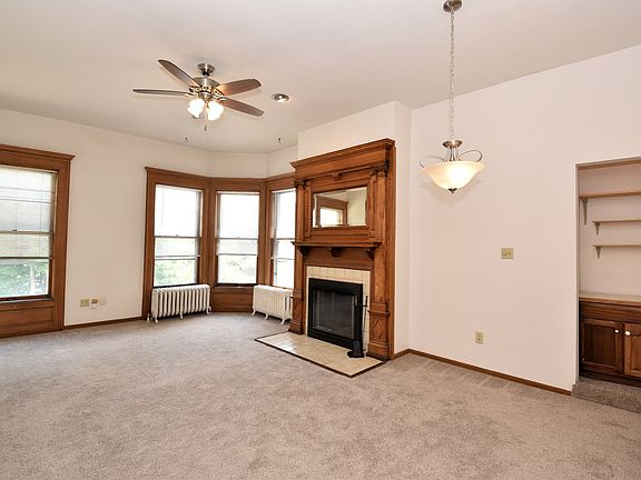 Living Room, Fireplace, Bar area