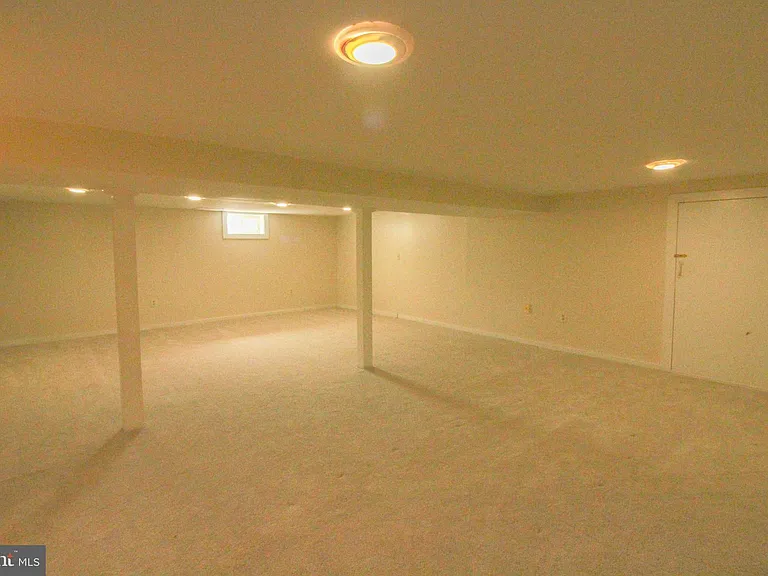11 Hickory Ln — Photo 52