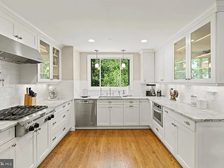 317 N Maple Ave — Photo 5