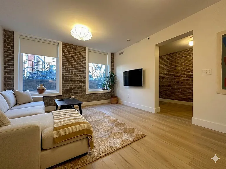 116 Oak St #1 — Photo 3