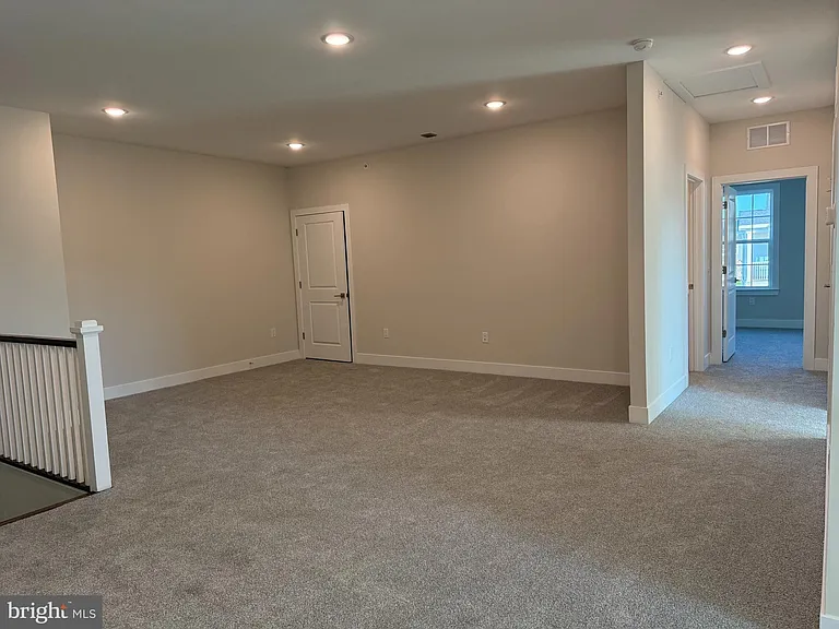 1404 Justin Dr — Photo 14