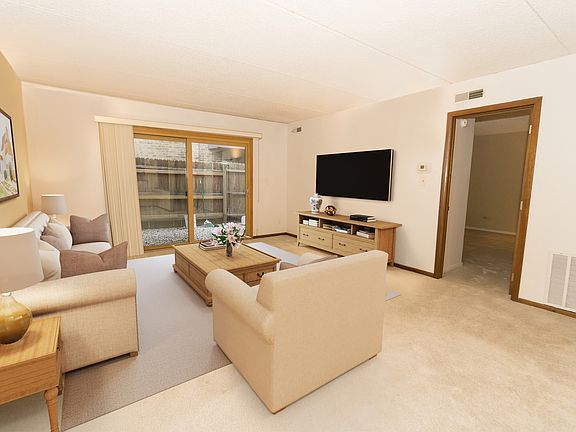 3rd image of 6229 N Niagara Ave APT 111