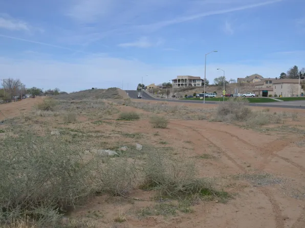 1451 E 30th St, Farmington, NM 87401