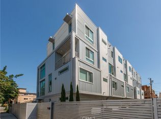 6015 W Beachwood Ln, Los Angeles, CA 90038