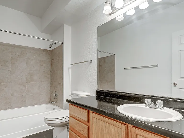 The Berkeley Apartments — Photo 19