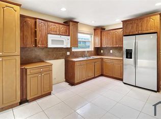6120 SW 19th St, Pompano Beach, FL 33068