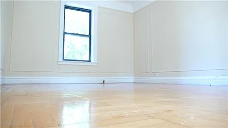 Rented by R New York