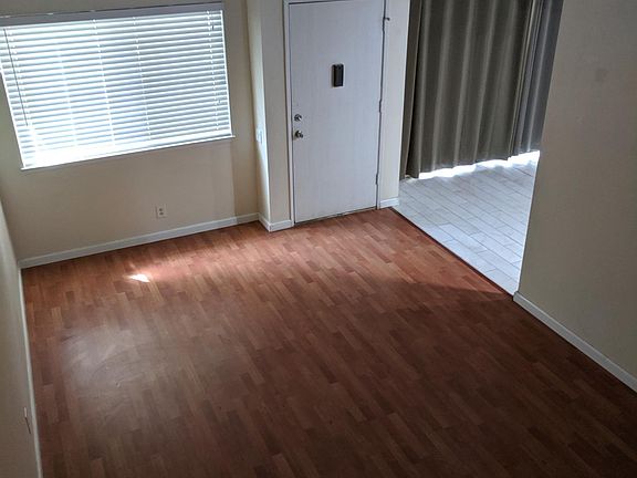 2nd image of 435 Colony Knoll Dr