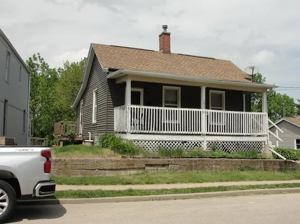 1075 Oak St, Dubuque, IA 52003