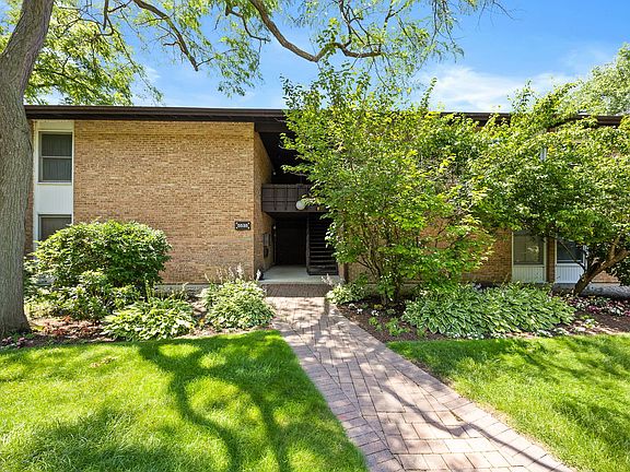 2nd image of 5535 E Lake Dr #2D