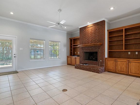 3rd image of 800 Keble Ln