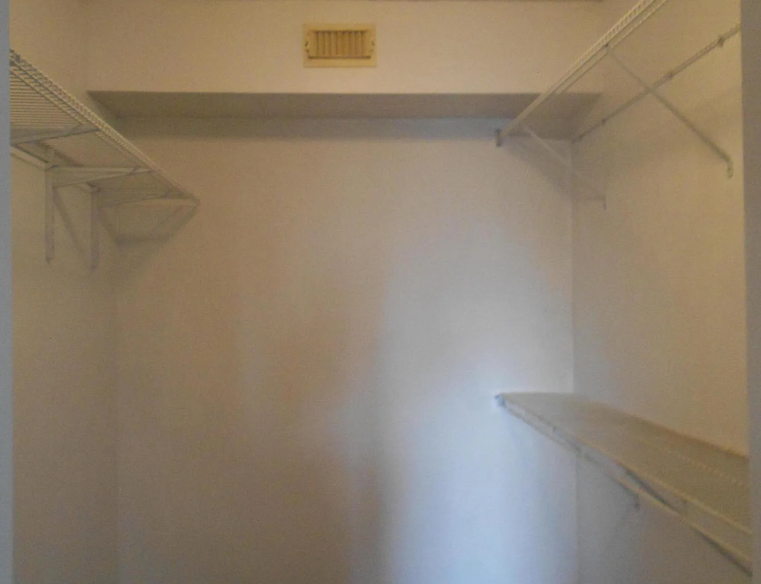 Building 2 — Photo 1