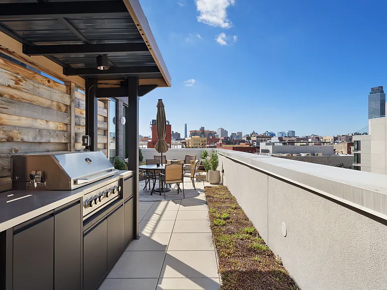 661 Driggs Ave #5B — Photo 39