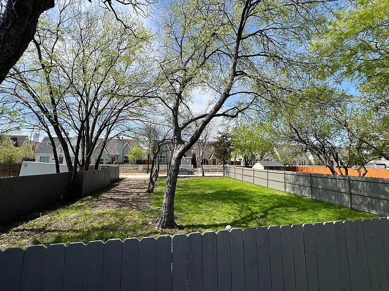 509 N Chestnut St — Photo 37