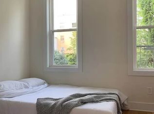 172 N 8th St APT 2L, Brooklyn, NY 11211